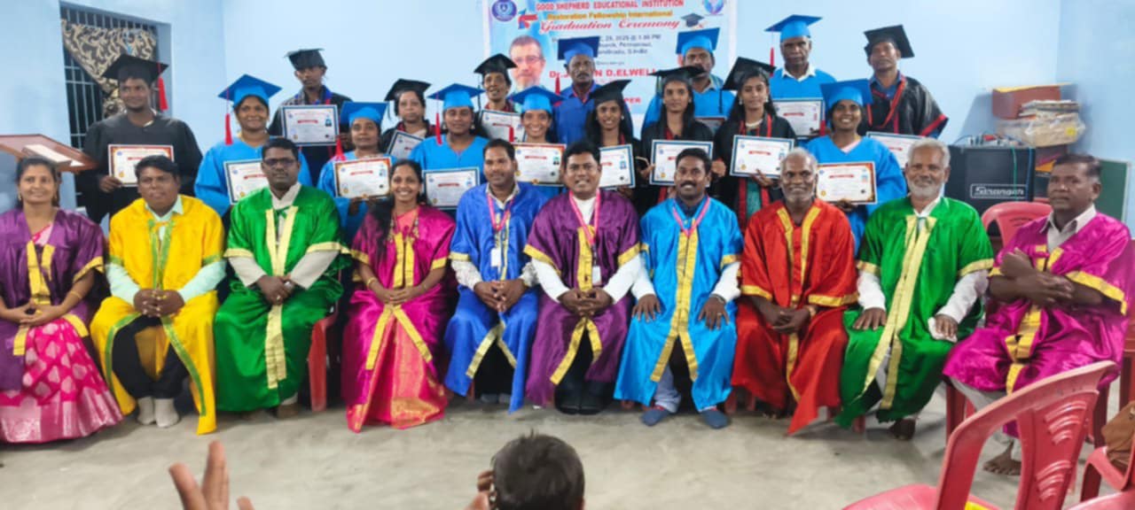 பேரணாம்படில் வேதாகம கல்லூரி மாணவர்களுக்கான பட்டமளிப்பு விழா !