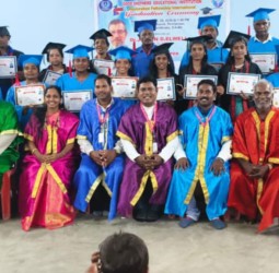 பேரணாம்படில் வேதாகம கல்லூரி மாணவர்களுக்கான பட்டமளிப்பு விழா !