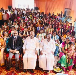 கர்ப்பிணி பெண்களுக்கு வளைகாப்பு விழா.........