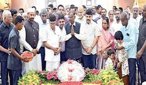 ராமேசுவரம் நினைவிடத்தில் அப்துல் கலாமின் 10-வது நினைவுதினம் அனுசரிப்பு: ஆயிரக்கணக்கானோர் அஞ்சலி