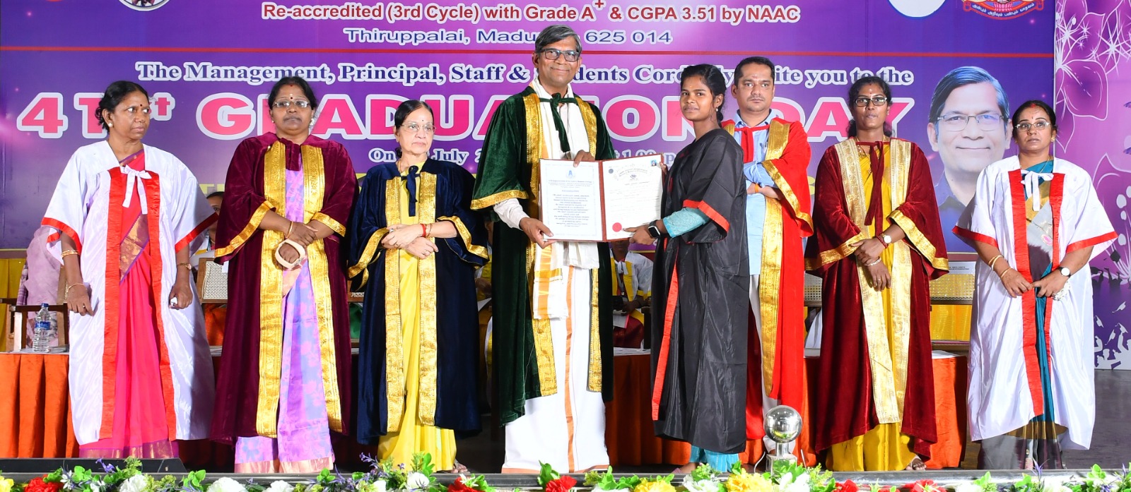 மதுரை இ.மா.கோ.யாதவர் மகளிர் கல்லூரியின் 41-வது பட்டமளிப்பு விழா