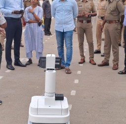 போலீஸாருக்கு உதவியாக ரோந்து பணியில் விரைவில் ரோபோ