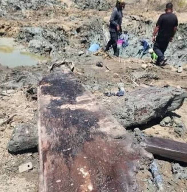 மலேசியாவில் ஆதிகால கப்பலின் சிதைவுகள் கண்டெடுப்பு