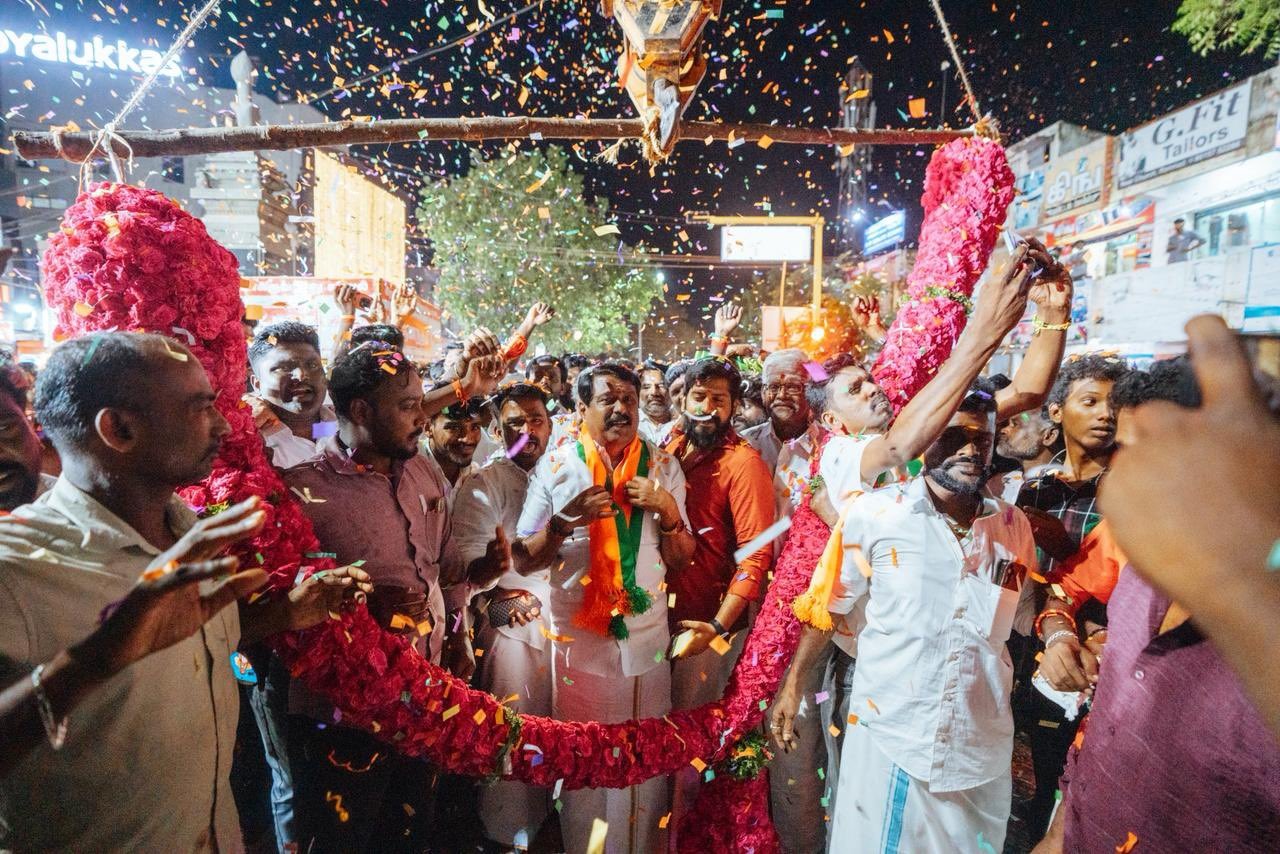 ராமநாதபுரத்தில் பாஜக மாநிலத் தலைவர் நயினார் நாகேந்திரனுக்கு உற்சாக வரவேற்பு