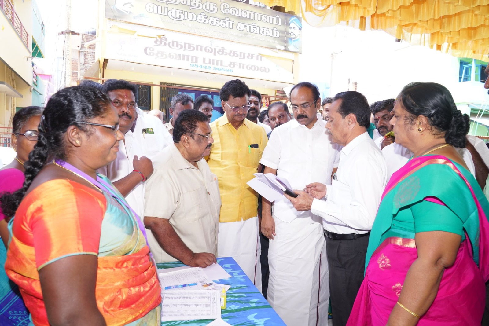 உத்தமபாளையம், சின்னமனூர் ஆகிய பகுதிகளில் எஸ்ஐஆர் பணிகள் குறித்து அமைச்சர் தங்கம்தென்னரசு ஆய்வு
