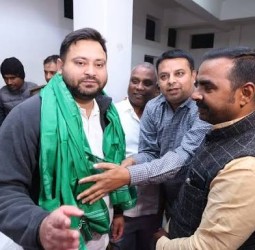 பிஹாரில் மெகா கூட்டணியின் சட்டமன்ற தலைவராக தேஜஸ்வி யாதவ் தேர்வு