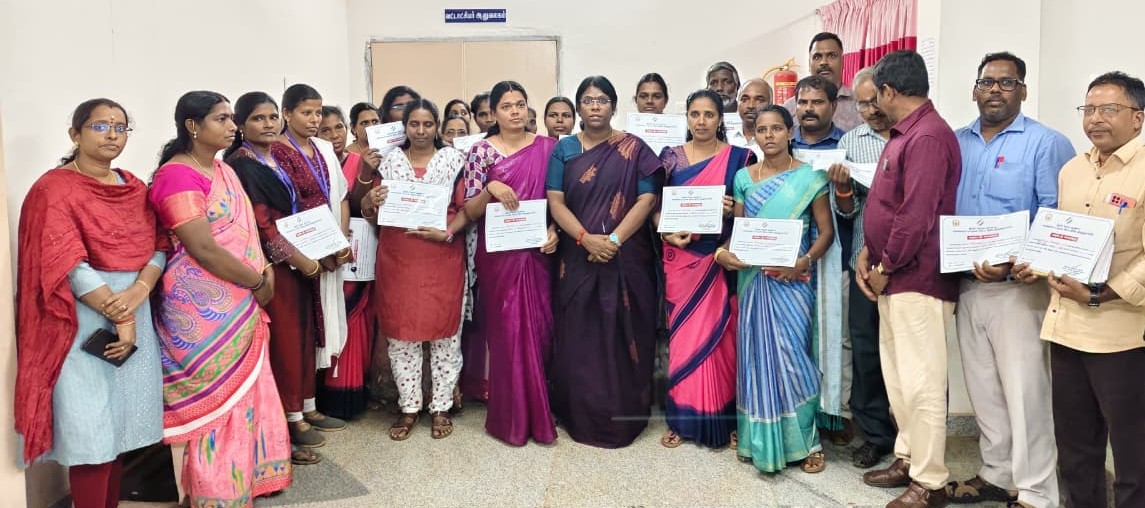 எஸ்ஐஆர் பணிகளை 100 சதவீதம் நிறைவேற்றிய வாக்குச்சாவடி நிலை அலுவலர்களுக்கு பாராட்டுச் சான்றிதழ்