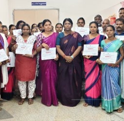 எஸ்ஐஆர் பணிகளை 100 சதவீதம் நிறைவேற்றிய வாக்குச்சாவடி நிலை அலுவலர்களுக்கு பாராட்டுச் சான்றிதழ்