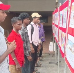 நாகர்கோவில் அண்ணா பேரூந்து நிலையத்தில் இடம்பெற்றிருந்த அரசின் புகைப்பட கண்காட்சி