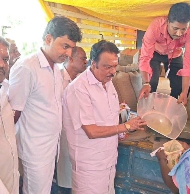 சின்ன புலிவலம் கிராமத்தில் நகரும் நியாய விலைக்கடை