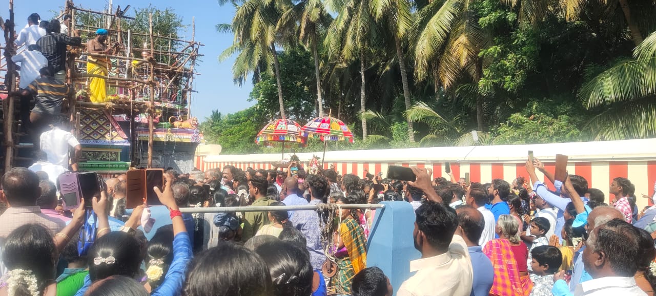 சீர்காழி அருகே மங்கைமடம் யோகநாதசுவாமி ஆலய மஹா கும்பாபிஷேகம்