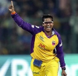 மகளிர் பிரீமியர் லீக் ஏலம்: தீப்தி சர்மாவை ரூ.3.30 கோடிக்கு வாங்கியது யுபி வாரியர்ஸ்