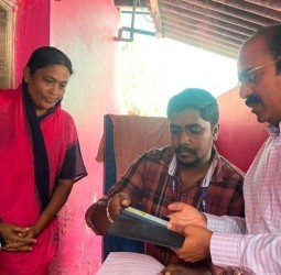 எஸ்ஐஆர் படிவங்கள் வழங்கியதை கலெக்டர் சுகுமார் ஆய்வு