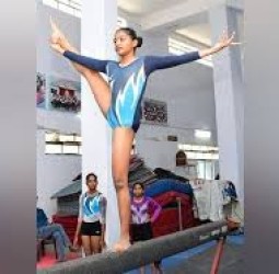 மாநில அள­வி­லான ஜிம்­­னாஸ்டிக் போட்­டி: இருதய ஆப­ரேஷன் செய்த 11 வயது சிறுவன் 2 பதக்கங்கள் வென்று சாத­னை