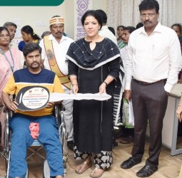 மாற்றுத்திறனாளிகளுக்கான நலத்திட்ட உதவி