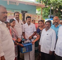 பள்ளிப்பட்டில் நடந்த "உங்களுடன் ஸ்டாலின்" முகாம்