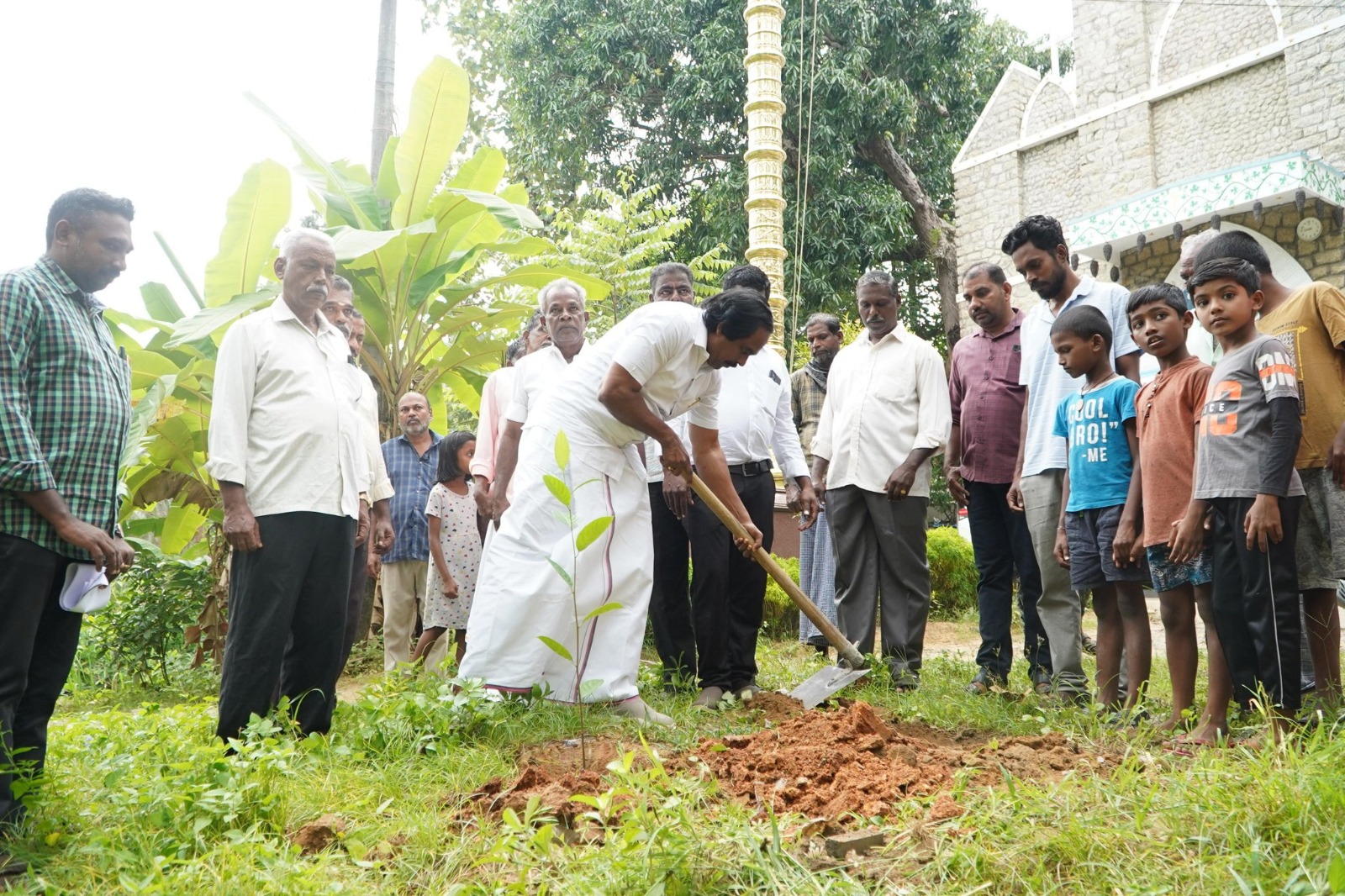 வள்ளியாற்றின் குறுக்கே ரூ.90 லட்சம் மதிப்பில் புதிய பாலம் அமைக்கும் கட்டுமான பணி