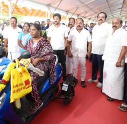 49,021 பயனாளிகளுக்கு 414.15 கோடி ரூபாய் மதிப்பீட்டிலான அரசு நலத்திட்ட உதவி