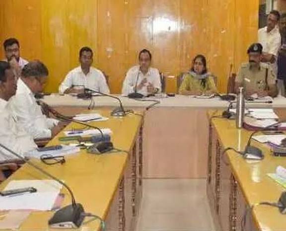 விழுப்புரம் மாவட்ட வளர்ச்சித் திட்டப் பணிகள்: கண்காணிப்பு அலுவலர் ராமன் ஆய்வு