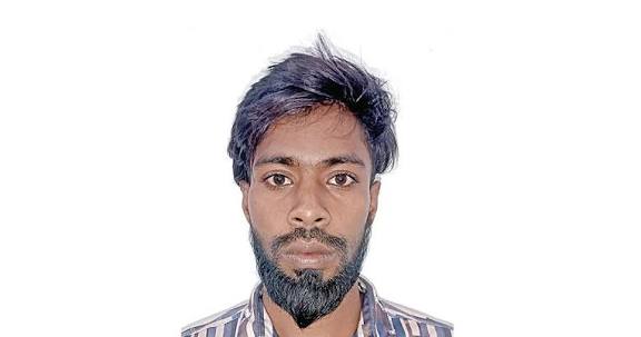 மயிலாடுதுறை அருகே பள்ளி பேருந்தை கல்வீசி தாக்கிய போதை கும்பல்; இளைஞர் கைது - மேலும் 2 பேரை பிடிக்க தனிப்படை அமைப்பு