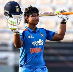 ஆசிய கோப்பை கிரிக்கெட்: 32 பந்துகளில் சதம் விளாசி சூர்யவன்ஷி அசத்தல்