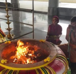 உக்கல் அருள்மிகு மடாவளம் ஸ்ரீ காமாட்சி அம்பாள் கோயிலில் யாக வேள்வி பூஜை.: