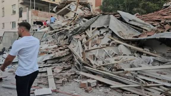 கொல்கத்தாவில் பயங்கர நிலநடுக்கம்: வீடு, கட்டிடங்கள் குலுங்கின