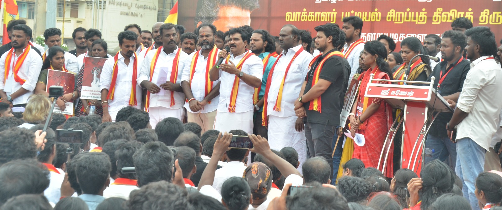 தவெக ஆர்ப்பாட்டத்தில் கட்சியின் நிர்வாகி நிர்மல்குமார்