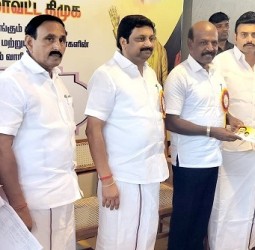 திமுக உறுப்பினர்களின் வாரிசுகள் 16பேருக்கு உயர் கல்விக்கான உதவித்தொகை