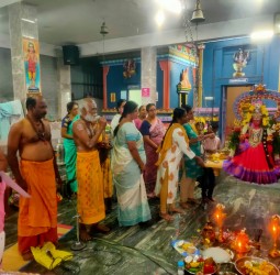 ஸ்ரீ மாரியம்மனுக்கு ஊஞ்சல் உற்சவ நிகழ்வு