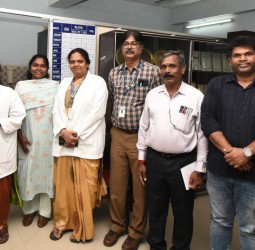 தஞ்சை ராசா மிராசுதார் அரசு மருத்துவமனை வளாகத்தில் புதிதாக ரத்த சேமிப்பு வங்கி கட்டிடம் கட்டுவதற்கு காசோலை