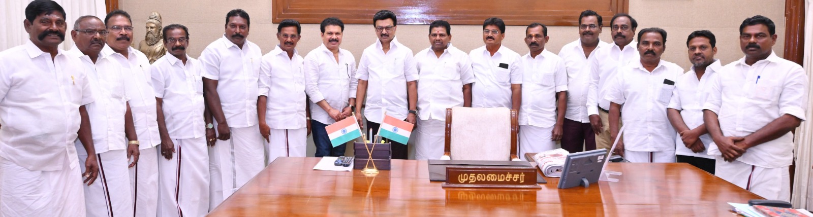 முதலமைச்சர் ஸ்டாலினை, மீன்வள வாரியத்தின் புதிய தலைவர் ஜோசப் ஸ்டாலின் மற்றும்உறுப்பினர்கள் சந்தித்து வாழ்த்து பெற்றனர்