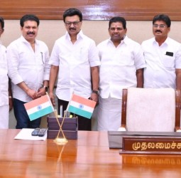 முதலமைச்சர் ஸ்டாலினை, மீன்வள வாரியத்தின் புதிய தலைவர் ஜோசப் ஸ்டாலின் மற்றும்உறுப்பினர்கள் சந்தித்து வாழ்த்து பெற்றனர்