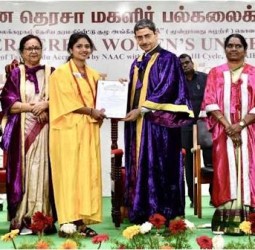 கொடைக்கானல் அன்னை தெரசா பல்கலை.யில் மாணவிகளுக்கு பட்டம் - ஆளுநர் ரவி வழங்கினார்!