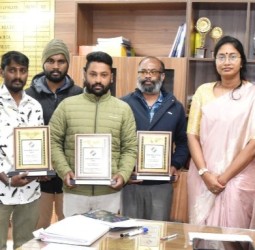 வாக்காளர் பட்டியல் சிறப்பு தீவிர பணிகளை 100 சதவீதம் நிறைவு செய்த வாக்குச்சாவடி நிலை அலுவலர்களுக்கு கலெக்டர் லட்சுமி பவ்யா கேடயம்