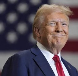 அமெரிக்காவுக்கு வந்து பயிற்சி அளித்துவிட்டு சொந்த நாட்டுக்கு சென்றுவிடுங்கள்’ - ட்ரம்ப்பின் எச்-1பி விசா பிளான்!