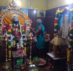 அருள் புரிந்த தவபீடத்தில் கார்த்திகை மாத அமாவாசை பூஜையை முன்னிட்டு அபிஷேகம், அன்னதானம்