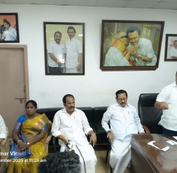 வேலூர் மாவட்ட திமுக அலுவலகத்தில் மதச்சார்பற்ற முற்போக்கு கூட்டணியின் அனைத்து கட்சி ஆலோசனைக் கூட்டம்!