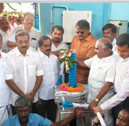 வீடூர் அணை நிரம்பியதால் இன்று நவம்பர் 19 விழுப்புரம் ஆட்சித் தலைவர் ஷேக் அப்துல் ரகுமான் அணையில் இருந்து பாசனத்திற்கு தண்ணீர் திறந்து வைத்தார்