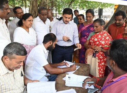 வடவள்ளியில் வாக்காளர் பட்டியல் சிறப்பு தீவிர திருத்தப் பணி