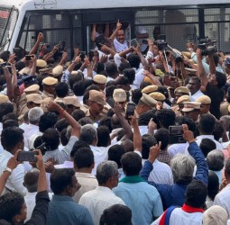 அதிமுக முன்னாள் அமைச்சர் விஜயபாஸ்கர் கைது