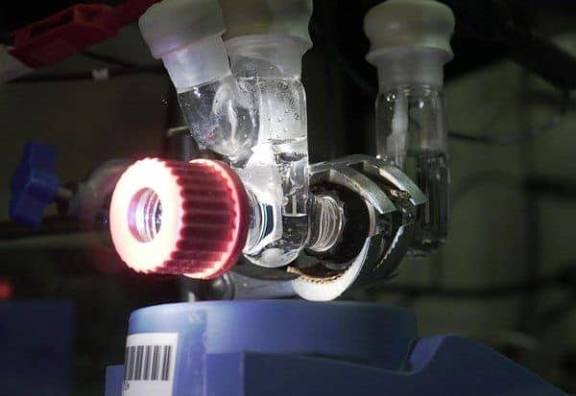 சூரிய ஒளியில் இயங்கும் வேதியியல் ஆலை