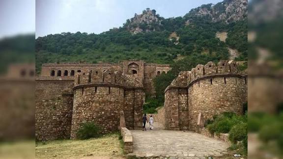 இந்தியாவின் மிகவும் ஆபத்தான சுற்றுலா தளங்கள்! தைரியம் இருந்த இங்க போங்க!