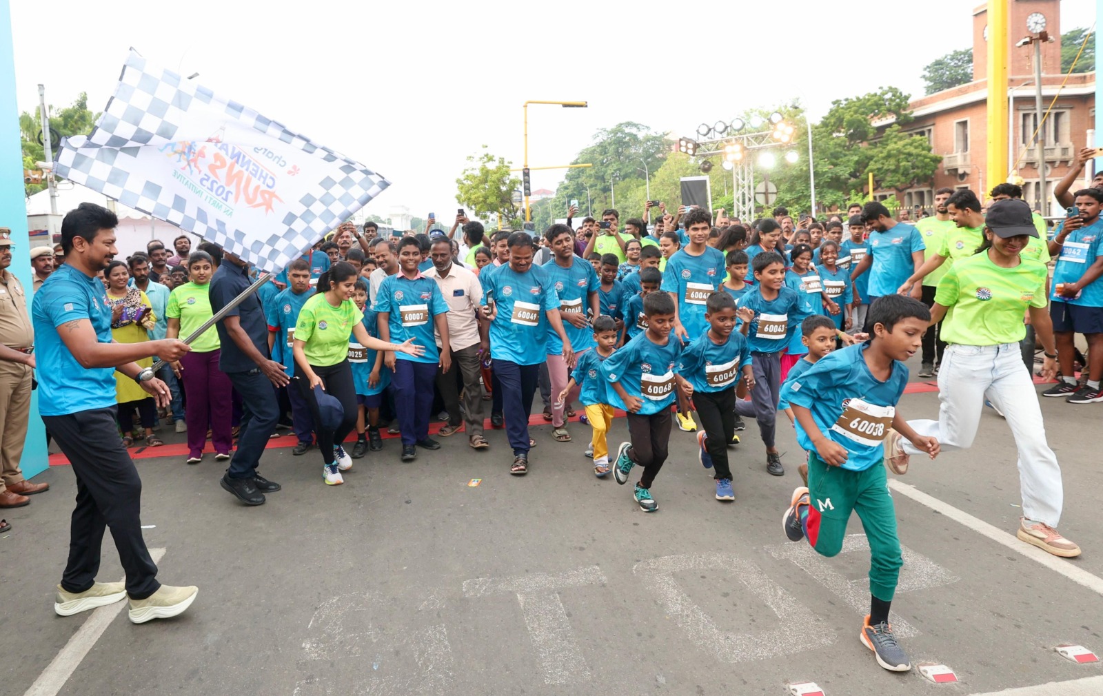 சென்னை ரன்ஸ் 2025-ன் பல்வேறு பிரிவு ஓட்டங்கல்