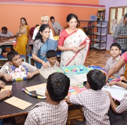 மாற்றுத் திறனாளிகள் சிறப்புப் பள்ளியில் தொழில் பயிற்சி