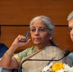 ஜிஎஸ்டி விகிதக் குறைப்பால் நுகா்வு அதிகரிப்பு: மத்திய நிதியமைச்சகம்!