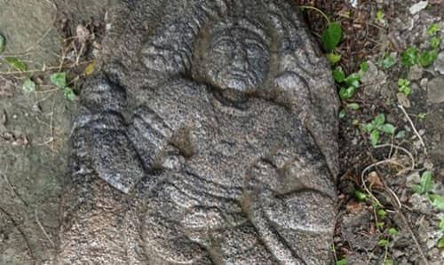 செஞ்சி அருகே நங்கியானந்தல் கிராமத்தில் 12ம் நூற்றாண்டு விஷ்ணு துர்க்கை சிற்பம்