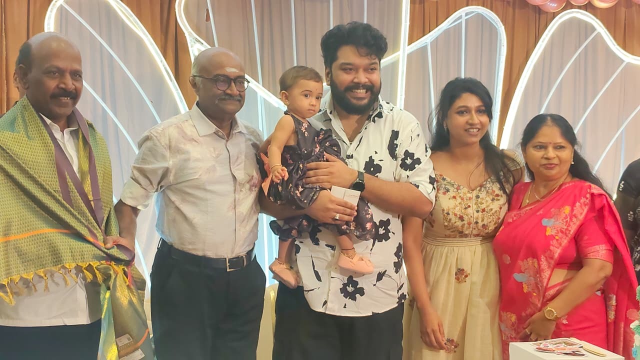 எம்.எஸ்.பாஸ்கர் பேத்தி அகிரா வின் முதல் பிறந்தநாள் விழா