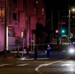 டெக்சாஸ்: 3 சக ஊழியர்களைக் சுட்டுக்கொன்று இளைஞர் தற்கொலை