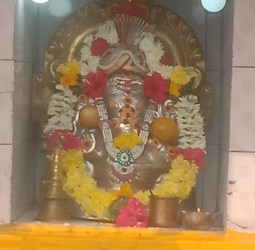 ஸ்ரீ வரசித்தி விநாயகர் வெள்ளிக் கவசத்தில் அருள் பாலிப்பு!